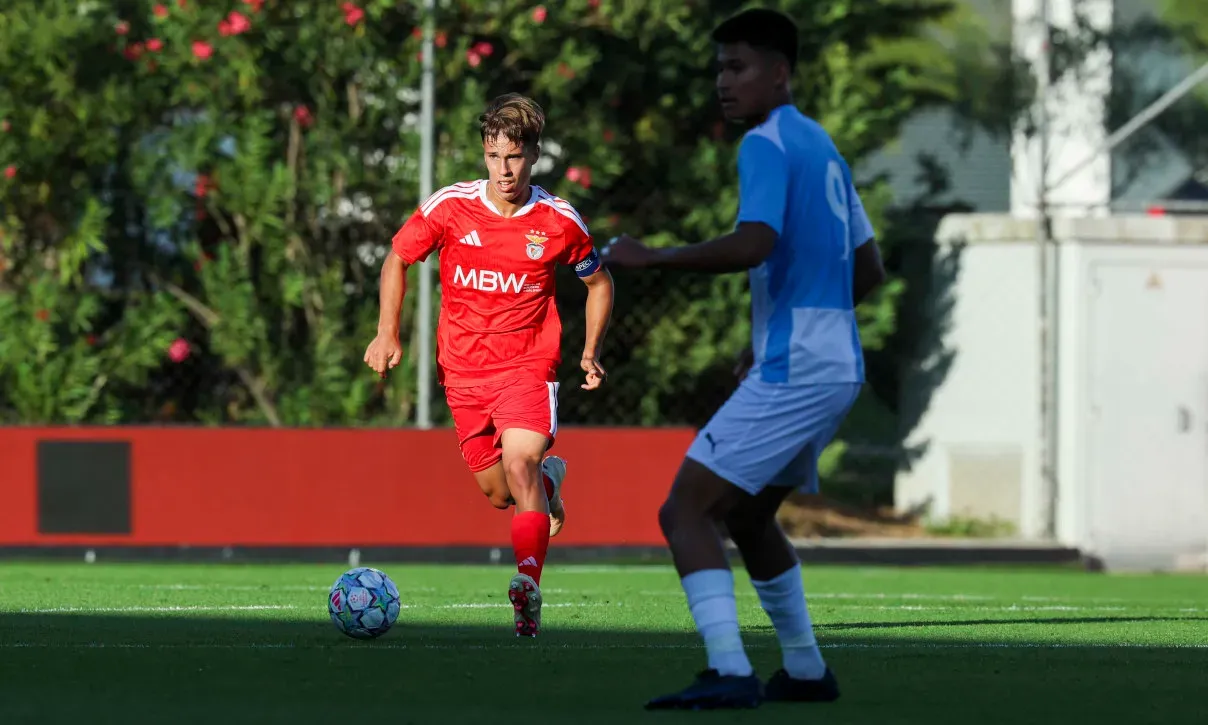 Benfica estreia-se com goleada na Youth League